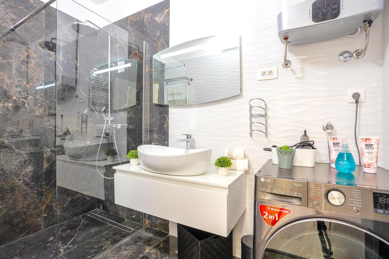 Lux Holiday Apartment Tony @ 10 Min Znjan Beach 斯普利特 外观 照片