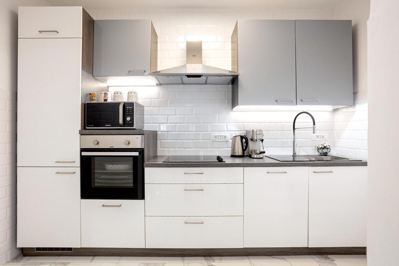 Lux Holiday Apartment Tony @ 10 Min Znjan Beach 斯普利特 外观 照片