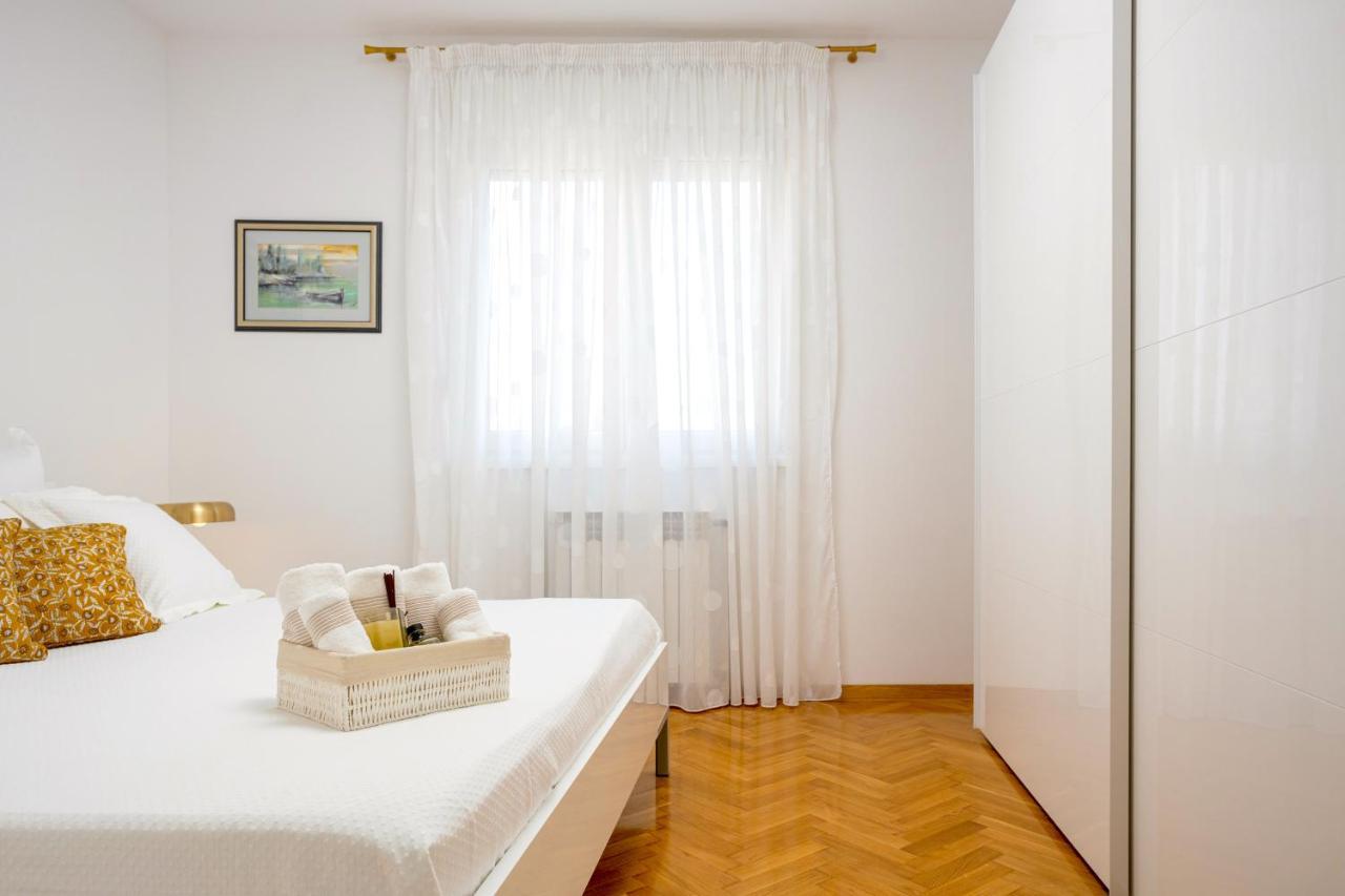 Lux Holiday Apartment Tony @ 10 Min Znjan Beach 斯普利特 外观 照片